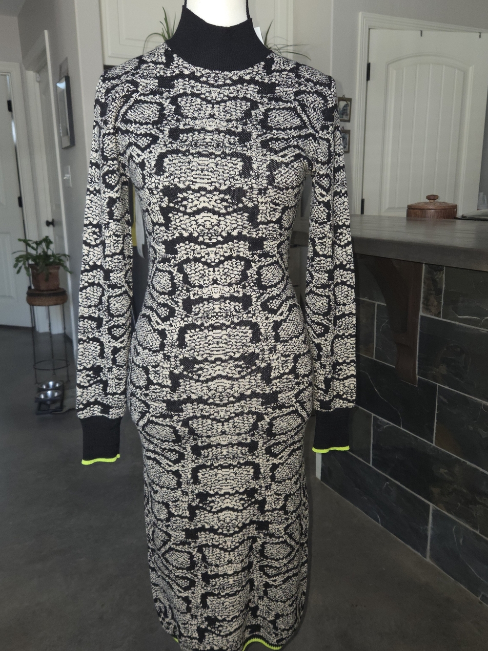 Planet Gold Black & Cream Patterned Long Sleeve Knit Midi Dress